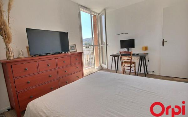 Appartement à vendre    3 pièces • 66,83 m2 Marseille 11