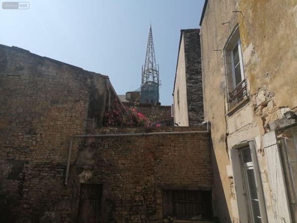 Maison à restaurer à vendre à Marans en Charente-Maritime (17230), ref : VD/592   
centre