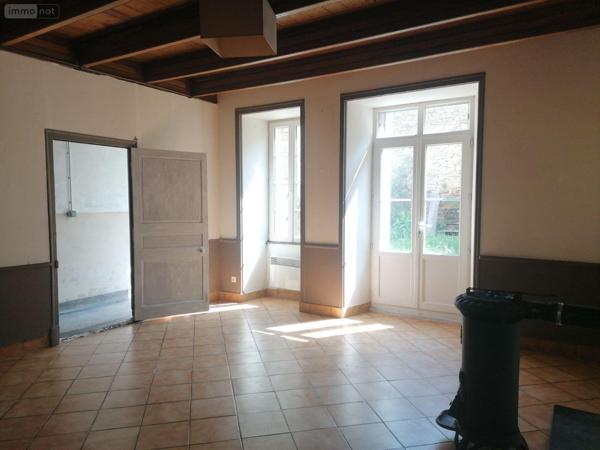 Maison à restaurer à vendre à Marans en Charente-Maritime (17230), ref : VD/592   
centre