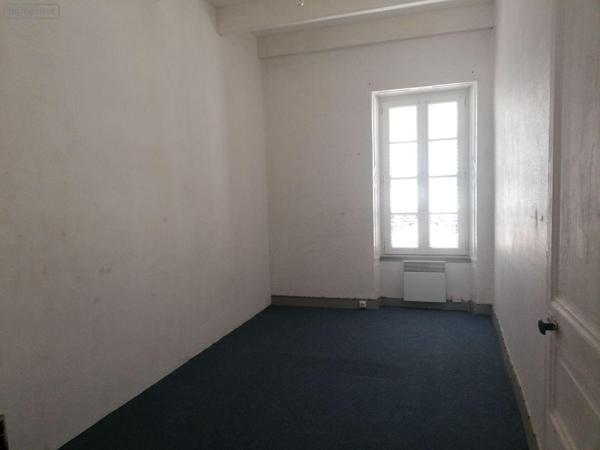 Maison à restaurer à vendre à Marans en Charente-Maritime (17230), ref : VD/592   
centre