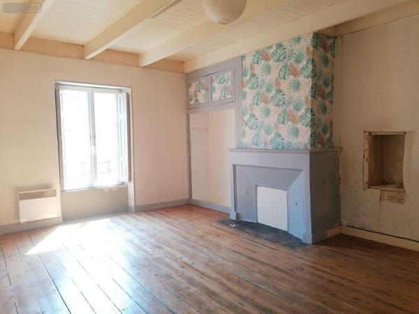 Maison à restaurer à vendre à Marans en Charente-Maritime (17230), ref : VD/592   
centre