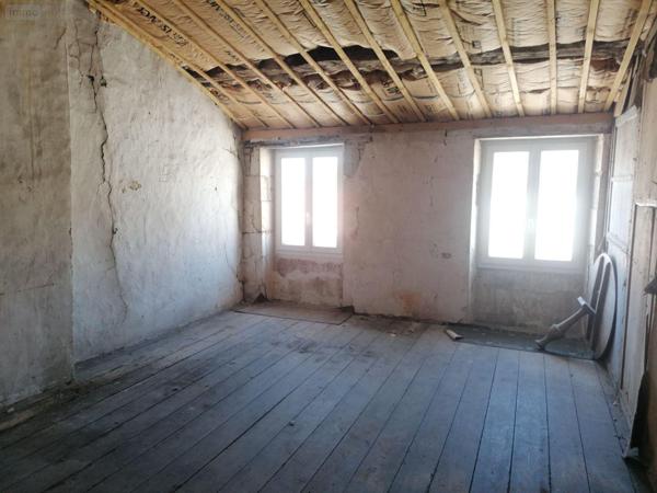 Maison à restaurer à vendre à Marans en Charente-Maritime (17230), ref : VD/592   
centre