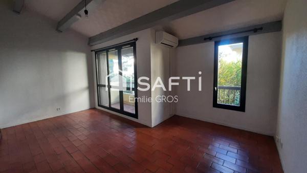 Grand studio lumineux avec balcon