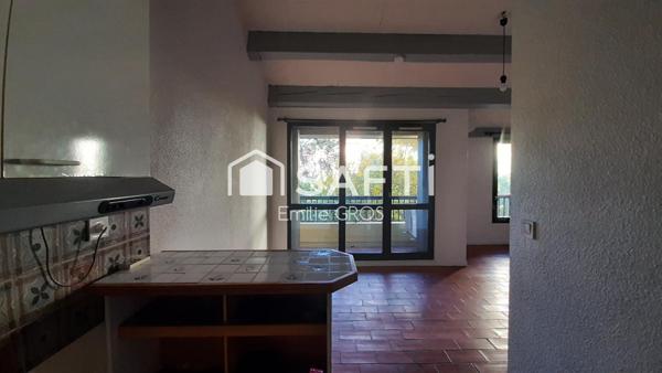 Grand studio lumineux avec balcon