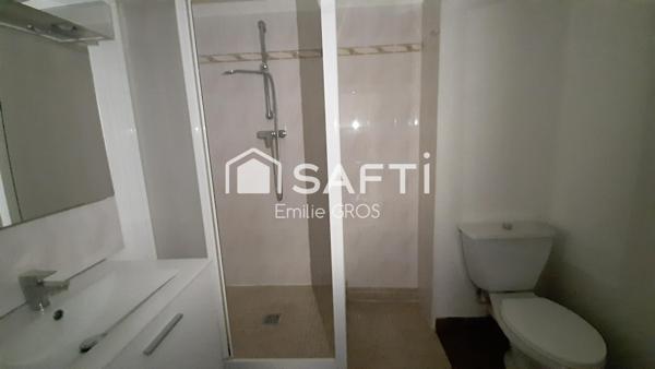 Grand studio lumineux avec balcon