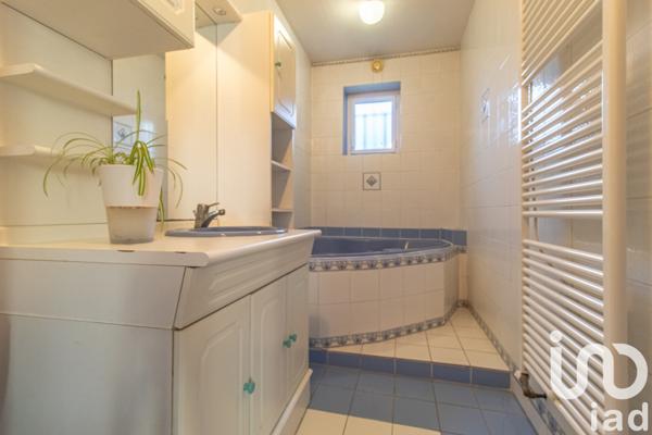 Maison à vendre 9 pièces 147 m² Fontenay-le-Fleury