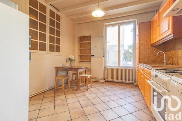 Maison à vendre 9 pièces 147 m² Fontenay-le-Fleury