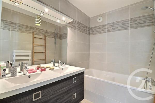 Appartement T4 à vendre  4 pièces - 82,98 m 2   BORDEAUX  - 33