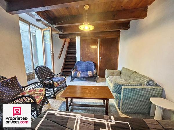 Maison de village traversante avec terrasse caves