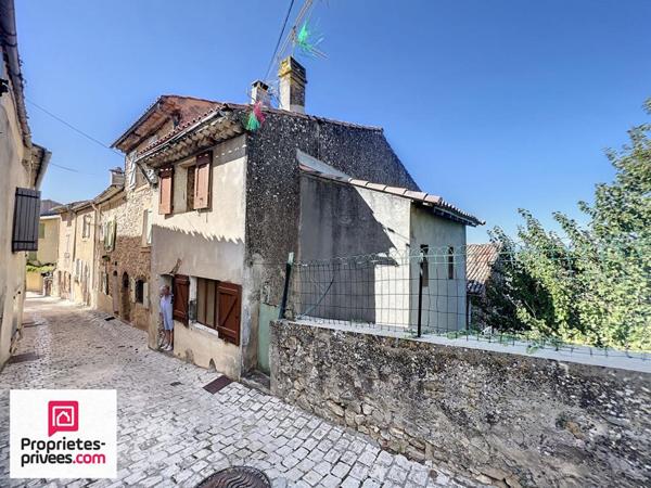 Maison de village traversante avec terrasse caves