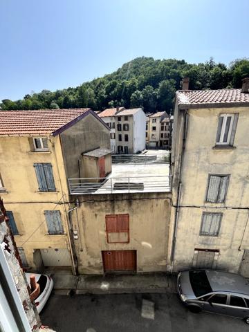 LAVELANET GARAGE A VENDRE EN R+1+TERRASSE