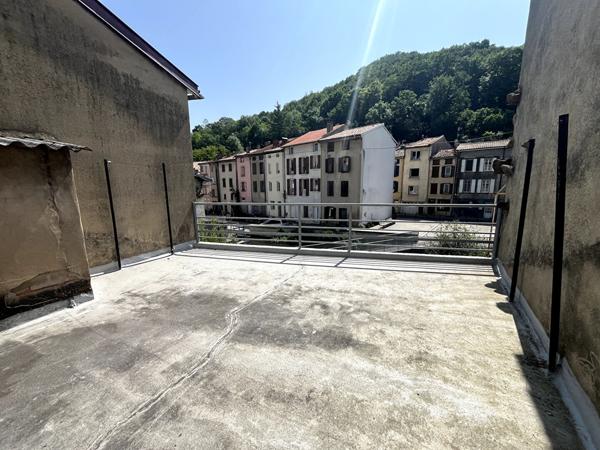 LAVELANET GARAGE A VENDRE EN R+1+TERRASSE