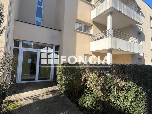 Location Appartement 2 pièces 42.1 m² - 1/25 RUE DES SICAUDS Saint Michel 16470