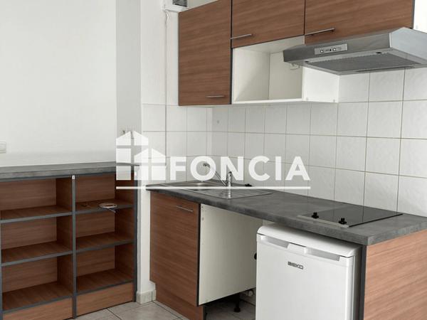 Location Appartement 2 pièces 42.1 m² - 1/25 RUE DES SICAUDS Saint Michel 16470