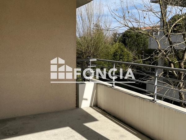 Location Appartement 2 pièces 42.1 m² - 1/25 RUE DES SICAUDS Saint Michel 16470