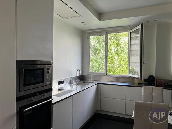 Location appartement Paris 7eme : 7 080 € - AJP Immobilière Passy Paris 16