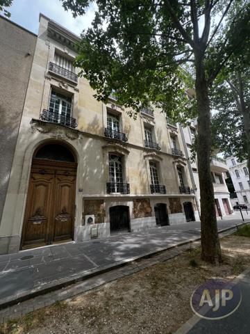 Location appartement Paris 7eme : 7 080 € - AJP Immobilière Passy Paris 16