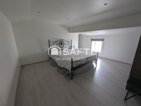 Maison de bourg rénovée, 3 chambres dont 1 RDC, à 12 minutes de Saint-Jean-d'Angély