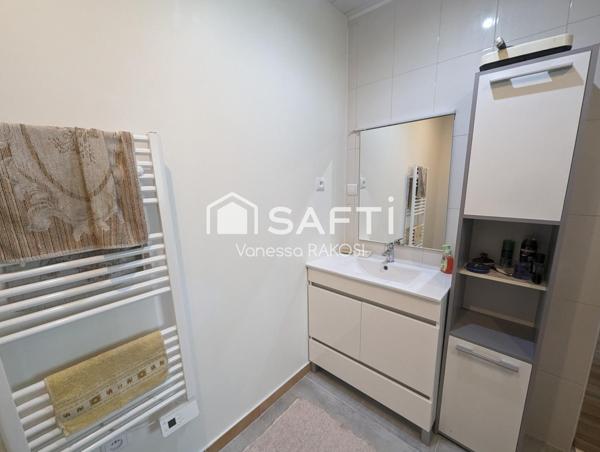 Maison de bourg rénovée, 3 chambres dont 1 RDC, à 12 minutes de Saint-Jean-d'Angély