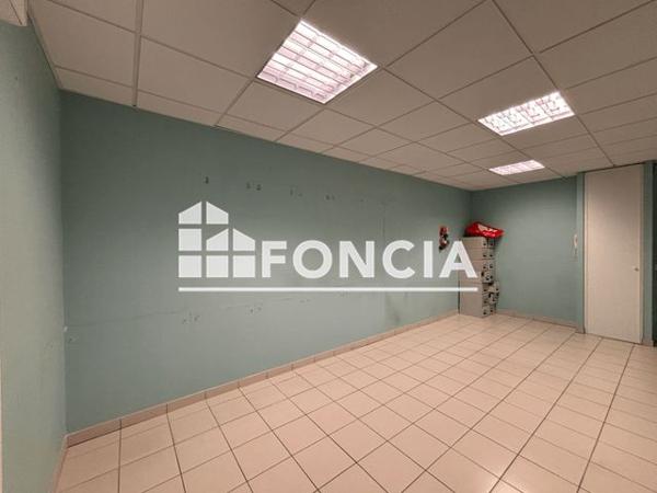 Location Local commercial 1 pièce 60.3 m² - 37 Rue du Général Empain Bouffemont 95570