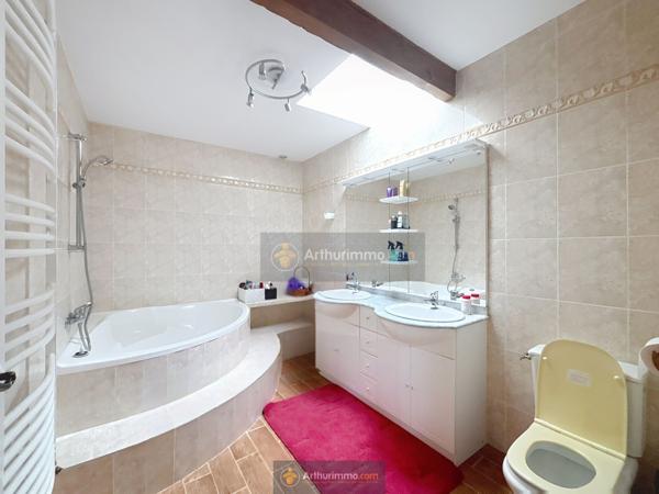 Coulommiers (77120) Corps de Ferme rénové T12 d'environ 310 m² avec dépendance d'environ 80 m²