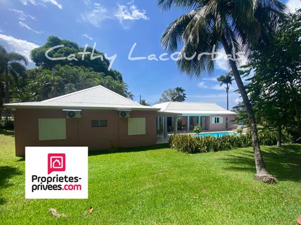 Rare, Villa d'architecte au coeur d'un parc paysager- Bouillante