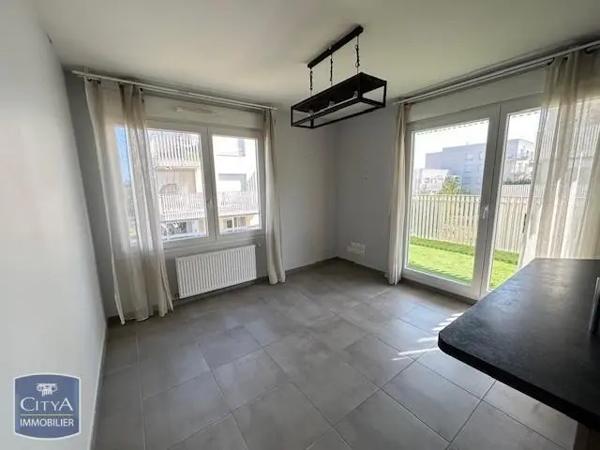 Appartement à louer 2 pièces 38.9m² Vaulx-en-Velin (69120)