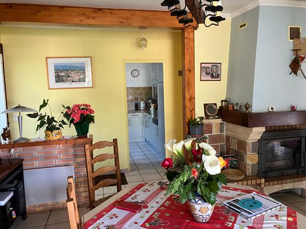 A Meschers sur Gironde, vente d'une maison de plain-pied, 83m², 3 chambres, à quelques minutes des plages, sans visà vis avec jardin arboré.