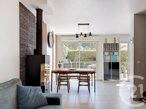 Maison à vendre  5 pièces - 97,51 m 2   ANTIBES  - 06