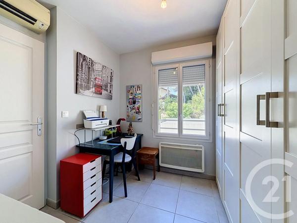 Maison à vendre  5 pièces - 97,51 m 2   ANTIBES  - 06