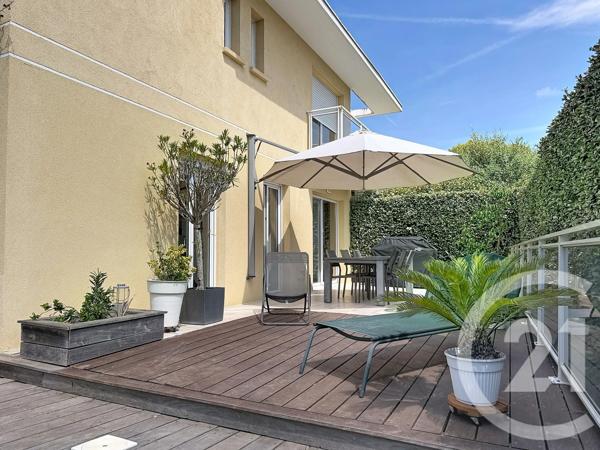 Maison à vendre  5 pièces - 97,51 m 2   ANTIBES  - 06