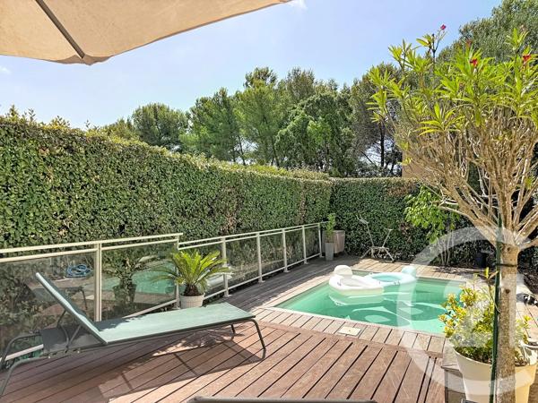 Maison à vendre  5 pièces - 97,51 m 2   ANTIBES  - 06