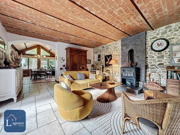 Ancien corps de ferme du XIX siécle avec maison d'hôtes