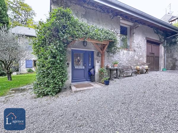 Ancien corps de ferme du XIX siécle avec maison d'hôtes