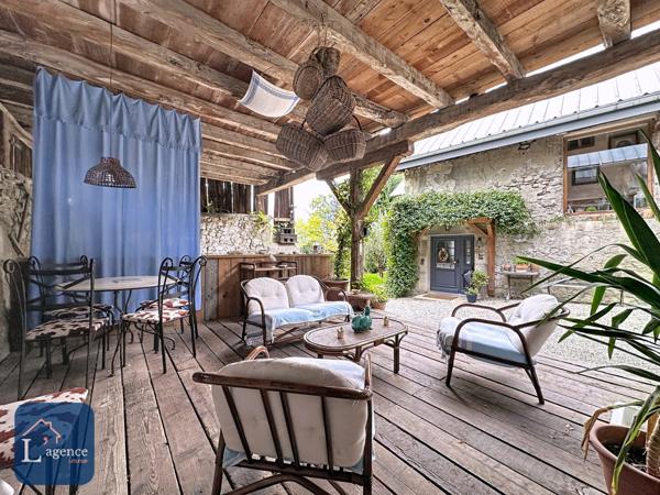 Ancien corps de ferme du XIX siécle avec maison d'hôtes