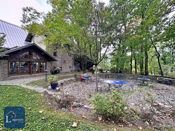 Ancien corps de ferme du XIX siécle avec maison d'hôtes