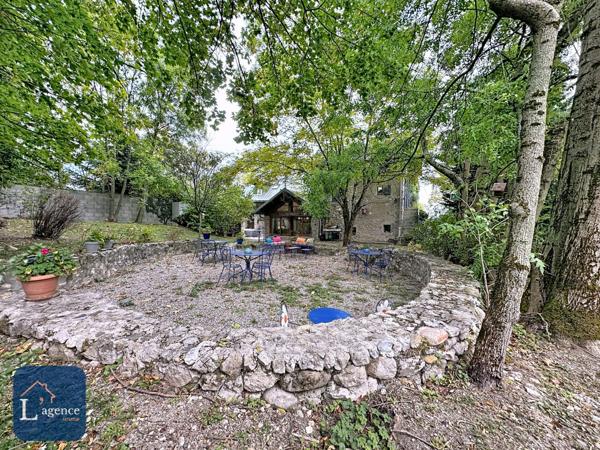 Ancien corps de ferme du XIX siécle avec maison d'hôtes