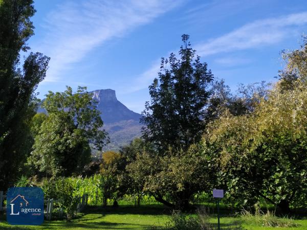 Ancien corps de ferme du XIX siécle avec maison d'hôtes