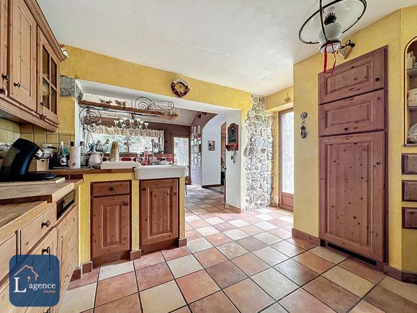 Ancien corps de ferme du XIX siécle avec maison d'hôtes