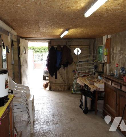 BETETE (23) CREUSE, A vendre maison élevée sur sous-sol, composé d'un garage avec partie chauff...