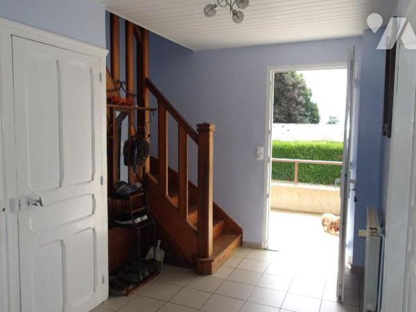 BETETE (23) CREUSE, A vendre maison élevée sur sous-sol, composé d'un garage avec partie chauff...