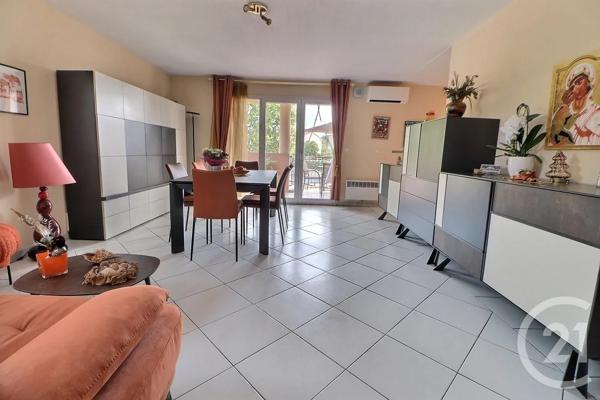 Appartement T3 à vendre  3 pièces - 65 m 2   PUGET SUR ARGENS  - 83