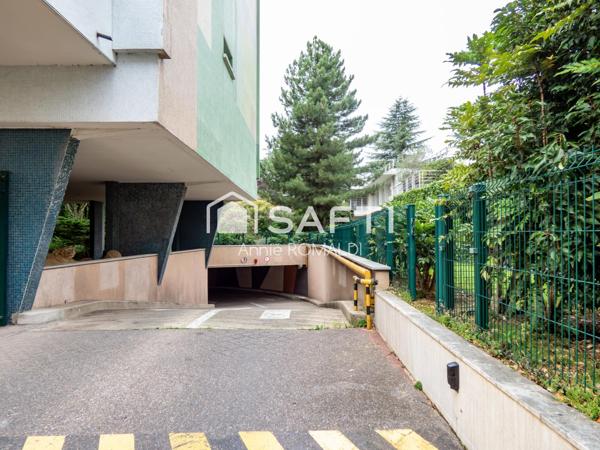 BOX DANS RESIDENCE SECURISEE  PROCHE PARC DES PRINCES