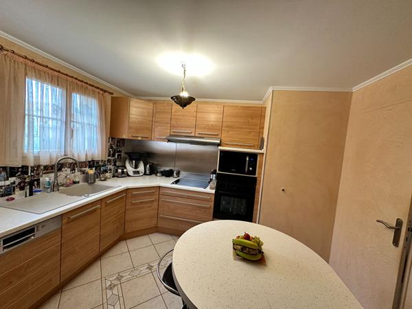 EXCLUSIVITE coeur de ville de Vauréal 7 pièce(s) 173 m2 utiles (126m² loi carrez)