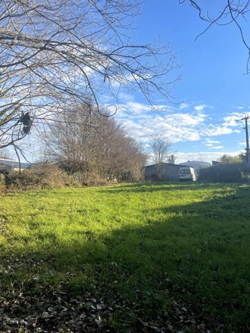 ENTREPÔT AVEC TERRAIN CONSTRUCTIBLE EN ZONE ARTISANALE – CESSIEU (38110)