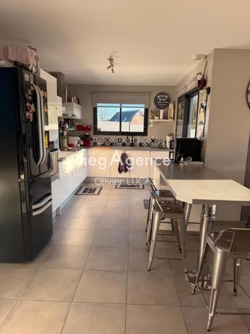 Maison à Montfort-sur-Risle, 27290 - 5 pièces 156m²