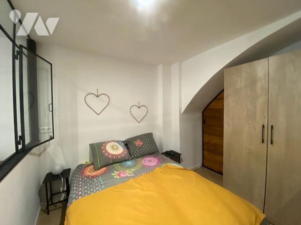 Signes, charmant studio de 39 m² entièrement rénové avec belle terrasse, aucun travaux à prévoir.