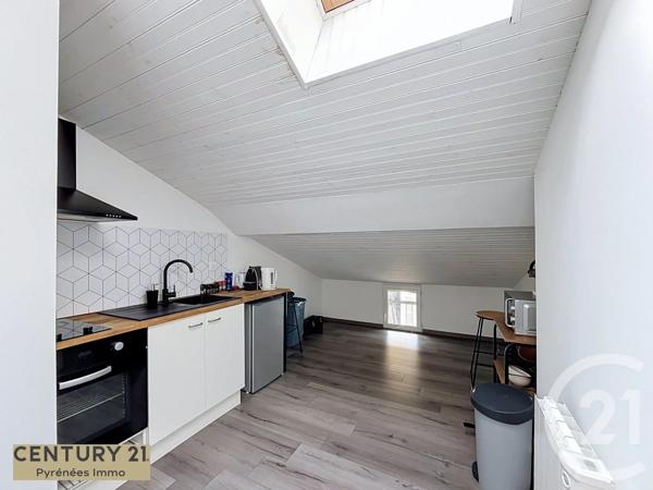 Immeuble à vendre  300 m 2   ST GAUDENS  - 31