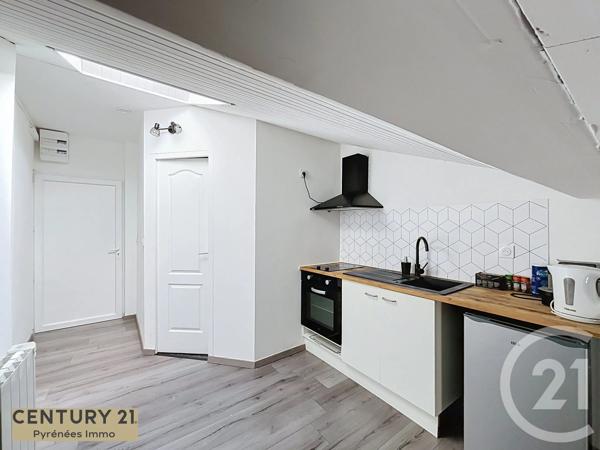 Immeuble à vendre  300 m 2   ST GAUDENS  - 31