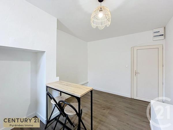 Immeuble à vendre  300 m 2   ST GAUDENS  - 31